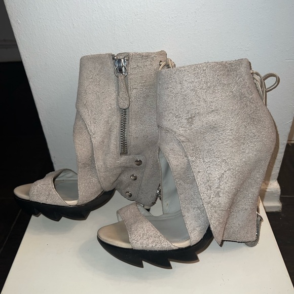 Camilla Skovgaard London Grey Suede Booties - Picture 6 of 10